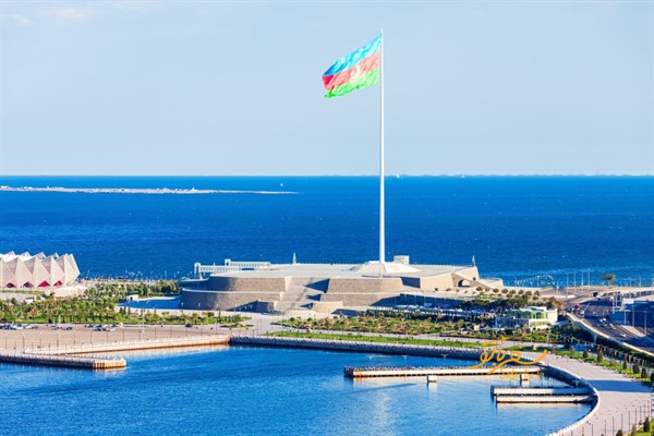 معکس میدان پرچم باکو